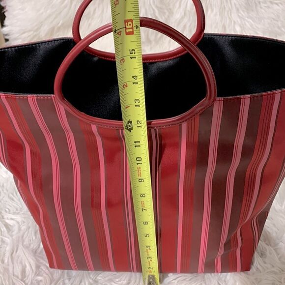 REVERSIBLE tote bag hanbag black/stripes faux leather handle looks like satin - Picture 6 of 10